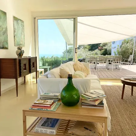 别墅 Stunning Design With Unique 180º Sea Views