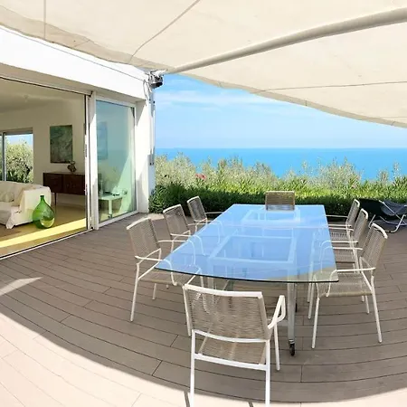 别墅 Stunning Design With Unique 180º Sea Views