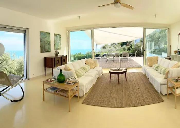 Stunning Design With Unique 180º Sea Views