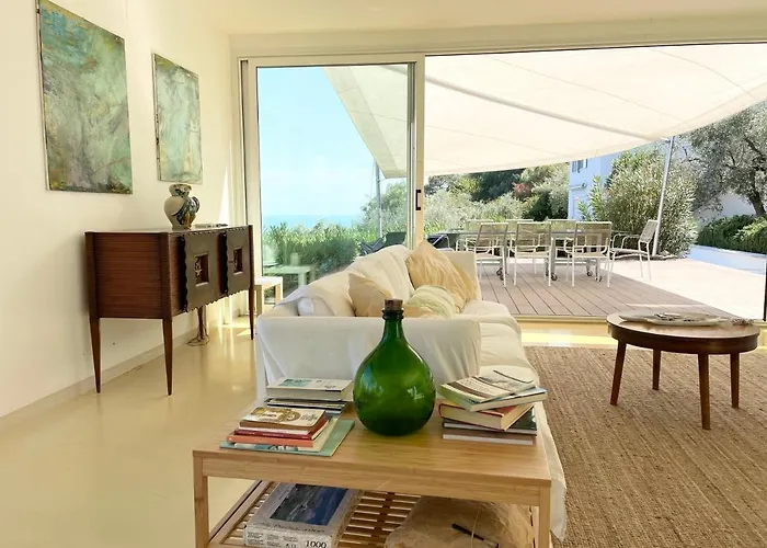 Βίλα Stunning Design With Unique 180º Sea Views