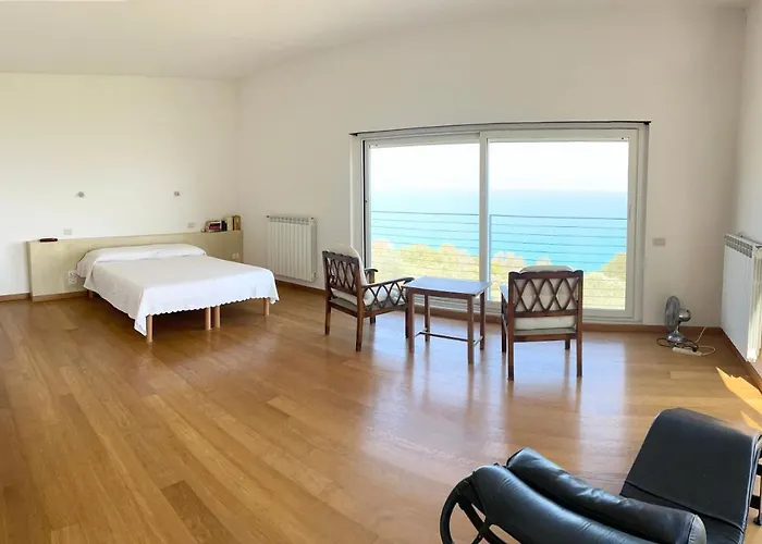 Stunning Design With Unique 180º Sea Views